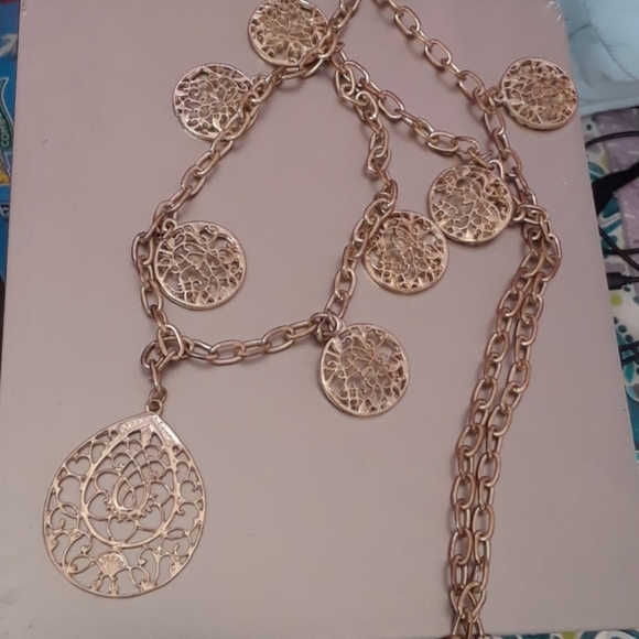 Gold tone filigree necklace. - Picture 5 of 5